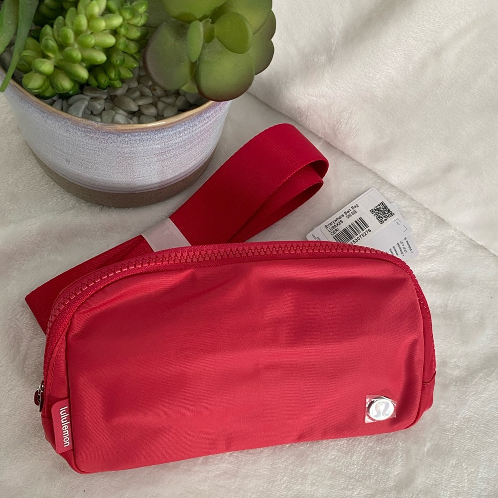 ✨🆕✨Brand New Lululemon Everywhere Belt Bag 1L